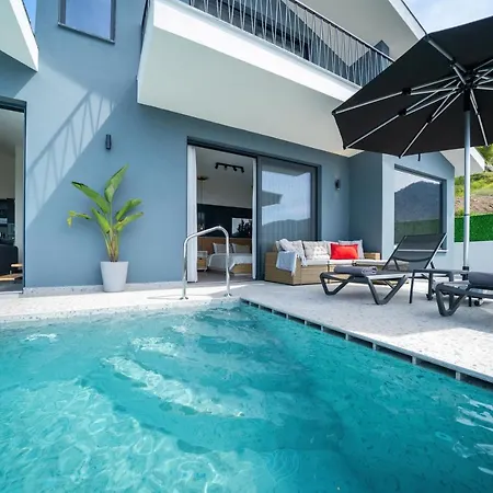 Oxy Private Pools & Seaview & Heated Indoor Pool * Гёчек