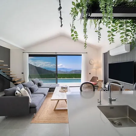 Вилла Oxy Private Pools & Seaview & Heated Indoor Pool Гёчек