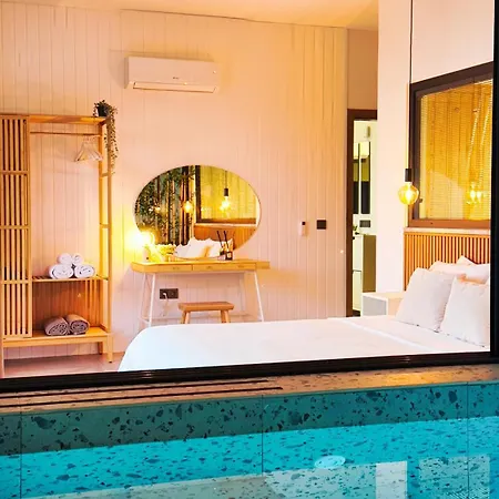 Oxy Private Pools & Seaview & Heated Indoor Pool Гёчек
