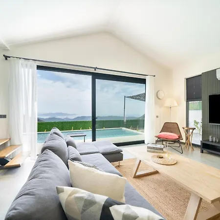 Oxy Private Pools & Seaview & Heated Indoor Pool Villa